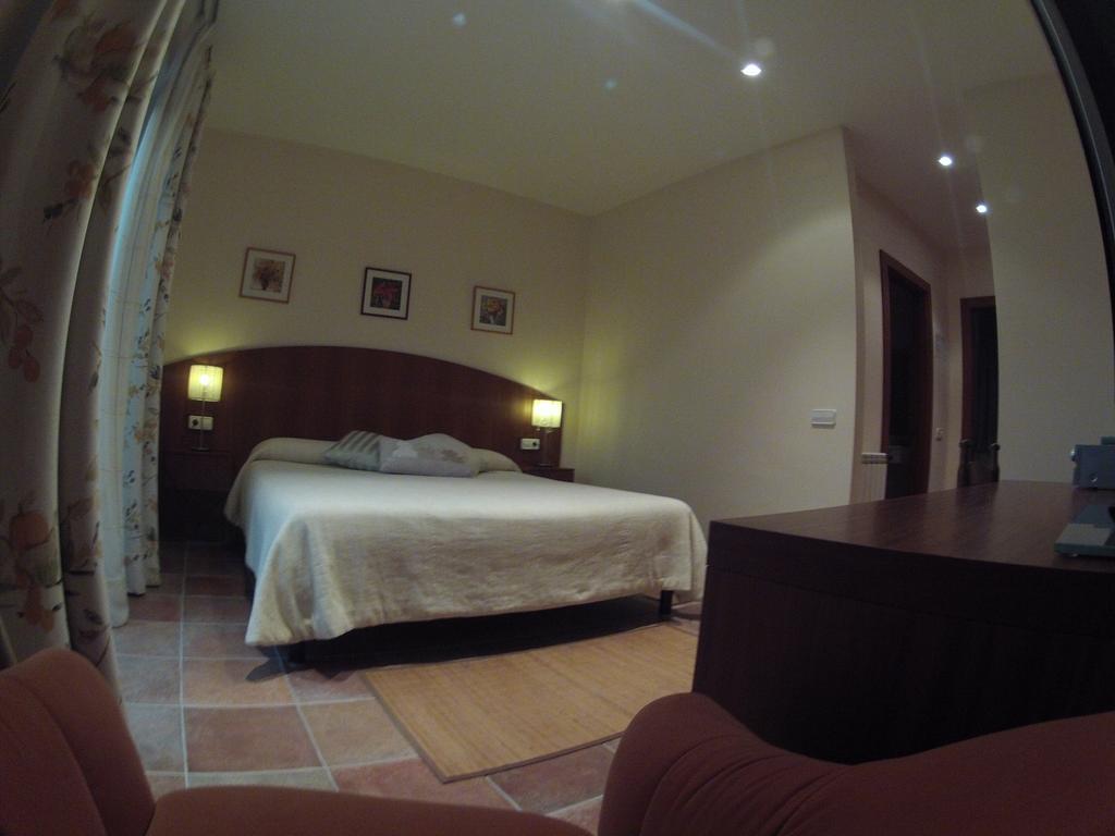 Mas Duc Konuk evi Brunyola Oda fotoğraf