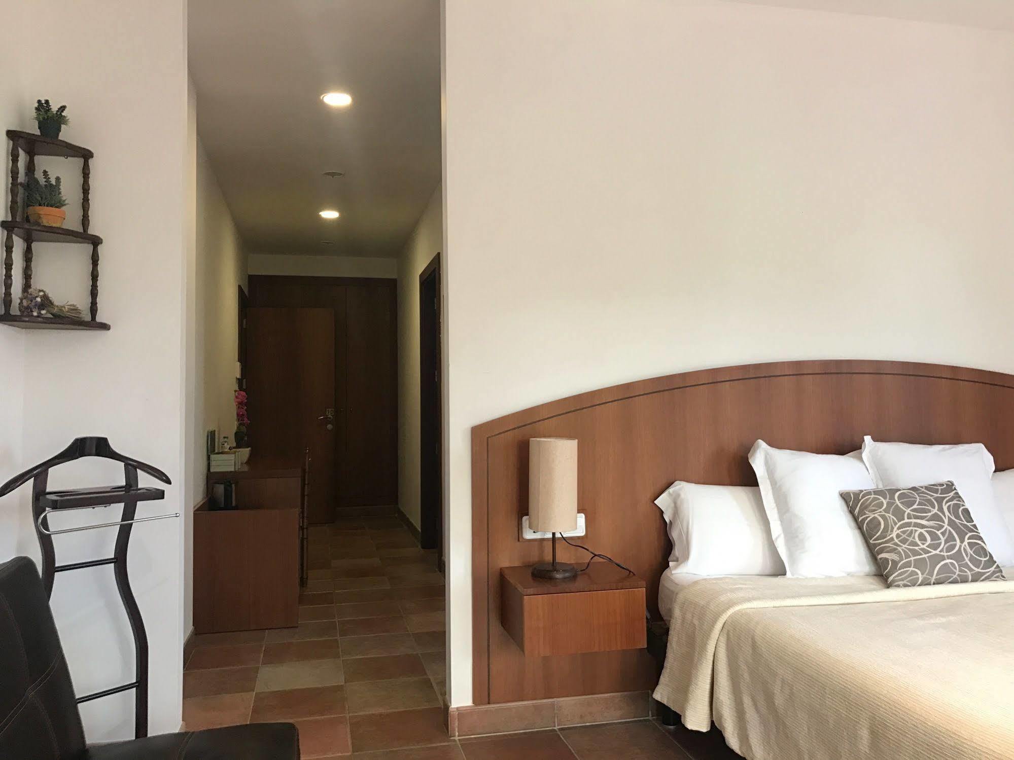 Mas Duc Konuk evi Brunyola Dış mekan fotoğraf